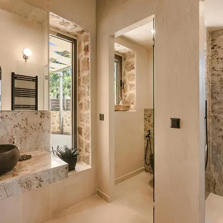 Golden Stone Made In Karavados Village! Villa Argostóli